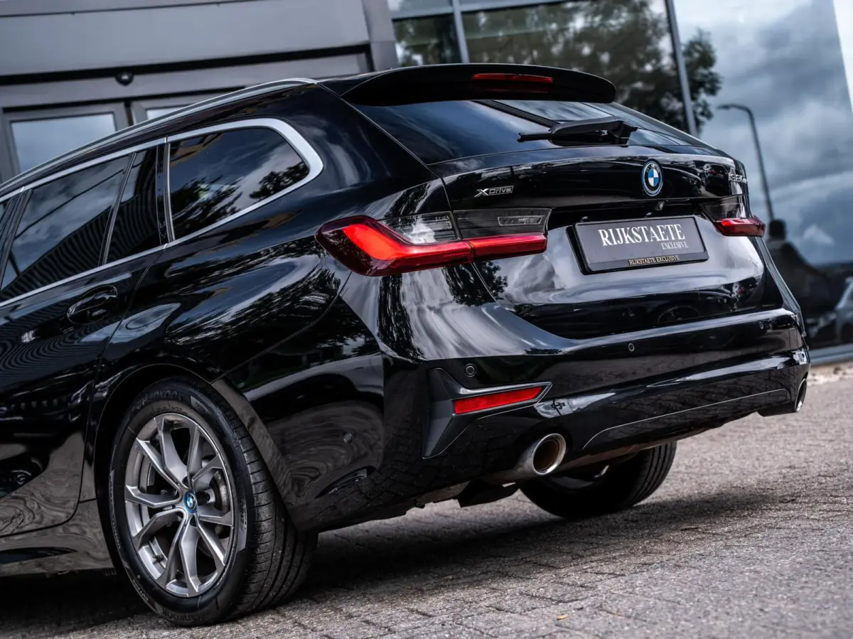 320e xDrive|PANO|SFEER|CAMERA|ACC|17''