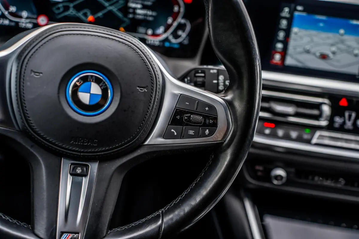 320e xDrive|PANO|SFEER|CAMERA|ACC|17''