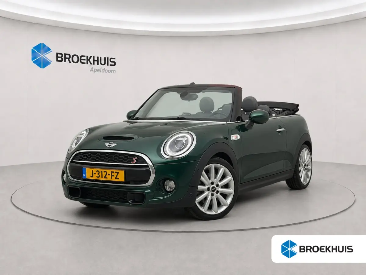 2.0 S Chili Serious Business | Harman/Kardon | LED | Stoel verwarming | Navigatie | | Audio installatie premium | Cruise control | Elektrisch bedienbare kap