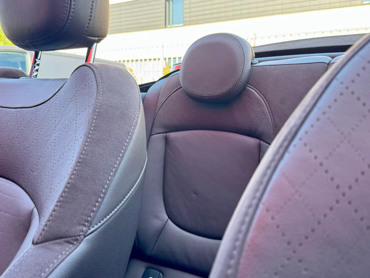 2.0 S Chili Serious Business | Harman/Kardon | LED | Stoel verwarming | Navigatie | | Audio installatie premium | Cruise control | Elektrisch bedienbare kap