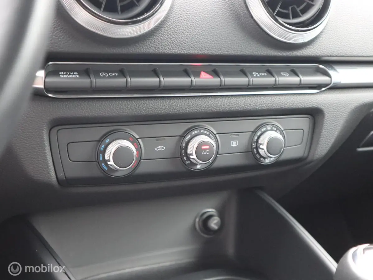 1.0 TFSI LED pdc Airco Cruise Navi 17 inch