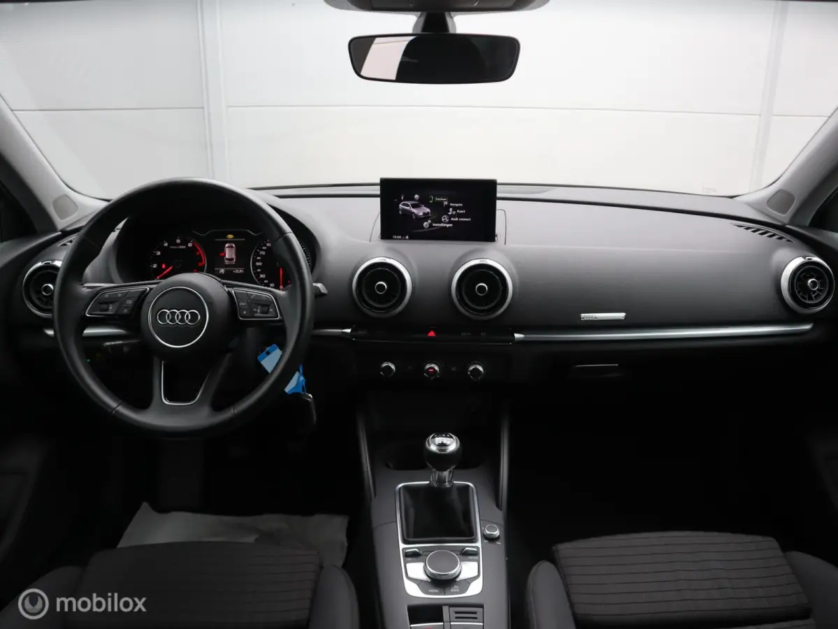 1.0 TFSI LED pdc Airco Cruise Navi 17 inch
