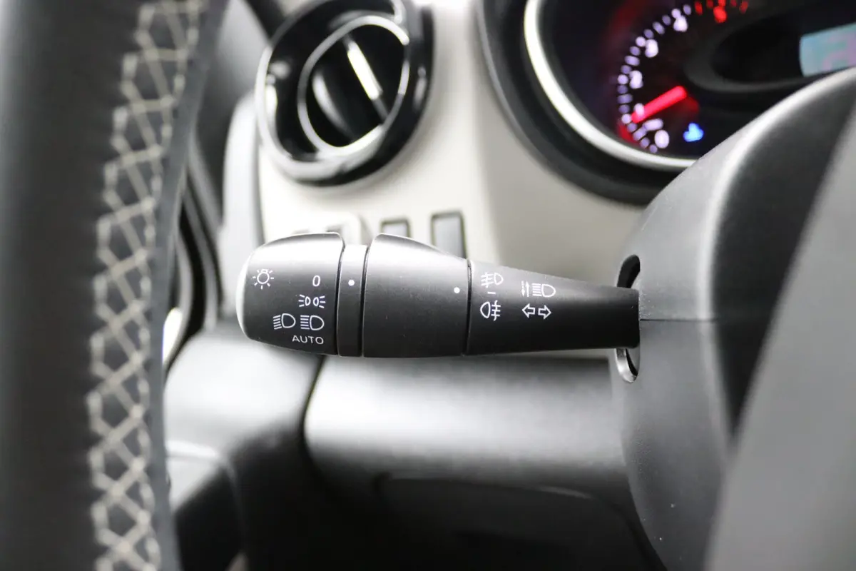 1.6 dCi T29 L2H1 Formula Edition Yellow Energy | Navigatie | Climate Control | Parkeersensoren | DAB | Bluetooth | Cruise Control | Navigatie