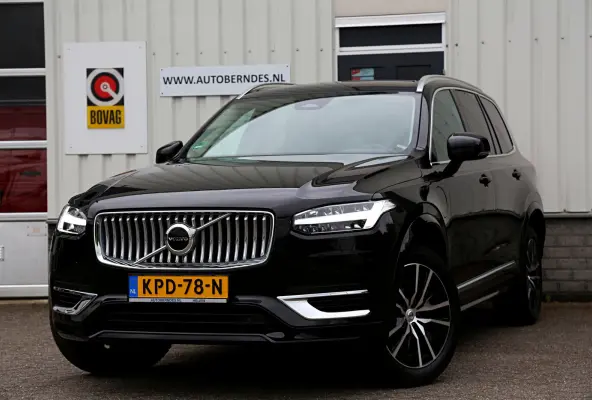 2.0 T8 Recharge AWD Core Bright Longe Range*Perfect Volvo Onderh.*Pilot ass./ACC/Elek. Trekhaak/Leder/Stoelverw.V+A/Stuurverw./Apple Carplay-Android/H&K/Dodehoek/Full LED/Camera/Parkeersens.