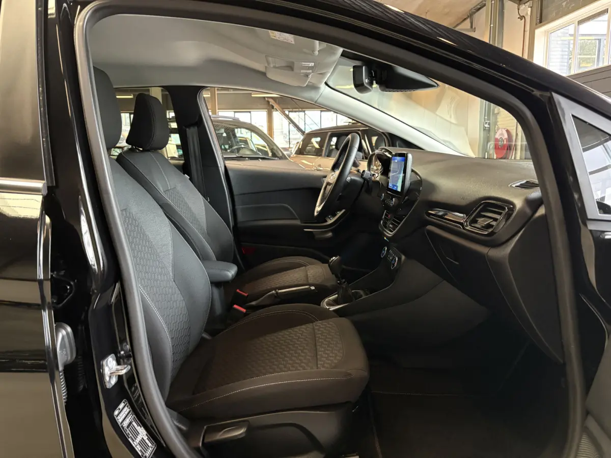 1.0 EcoBoost Hybrid Titanium X Adapt Cruise, Navi, Camera