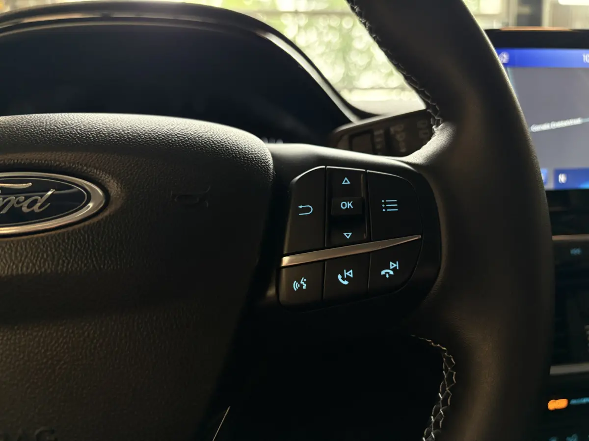 1.0 EcoBoost Hybrid Titanium X Adapt Cruise, Navi, Camera