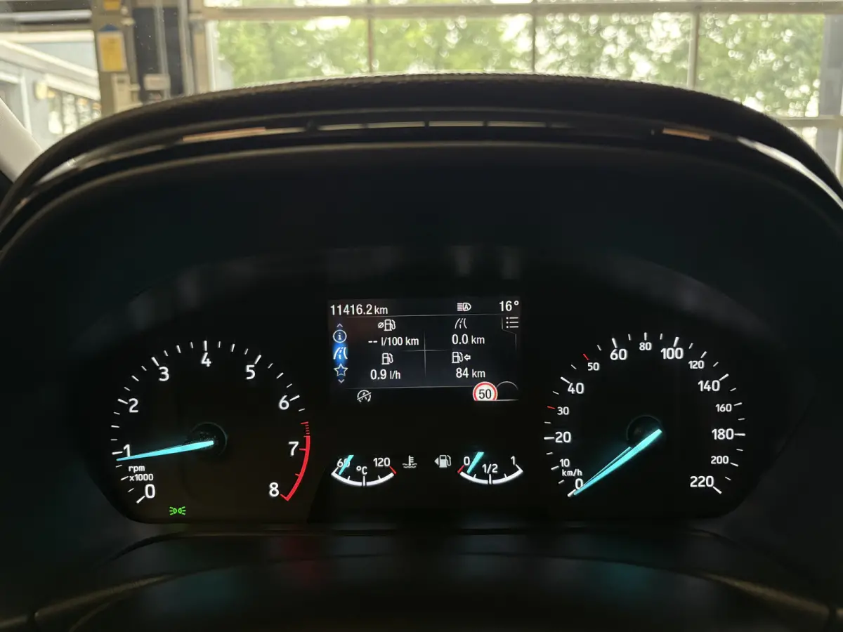 1.0 EcoBoost Hybrid Titanium X Adapt Cruise, Navi, Camera
