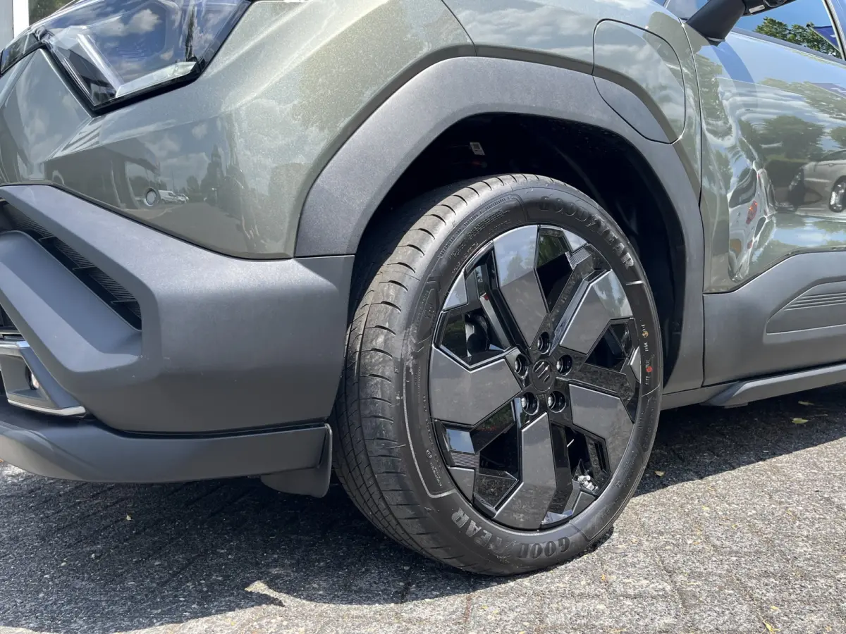 Style AllGrip-e 61 kWh | Uit voorraad leverbaar | 9939 |  €2.000,- voordeel | 360-Camera | INFINITY by Harman Soundsystem | Panoramadak | 19 inch | Half leder | Suzuki Safety System Pro |