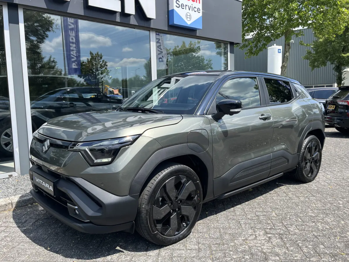 Style AllGrip-e 61 kWh | Uit voorraad leverbaar | 9939 |  €2.000,- voordeel | 360-Camera | INFINITY by Harman Soundsystem | Panoramadak | 19 inch | Half leder | Suzuki Safety System Pro |