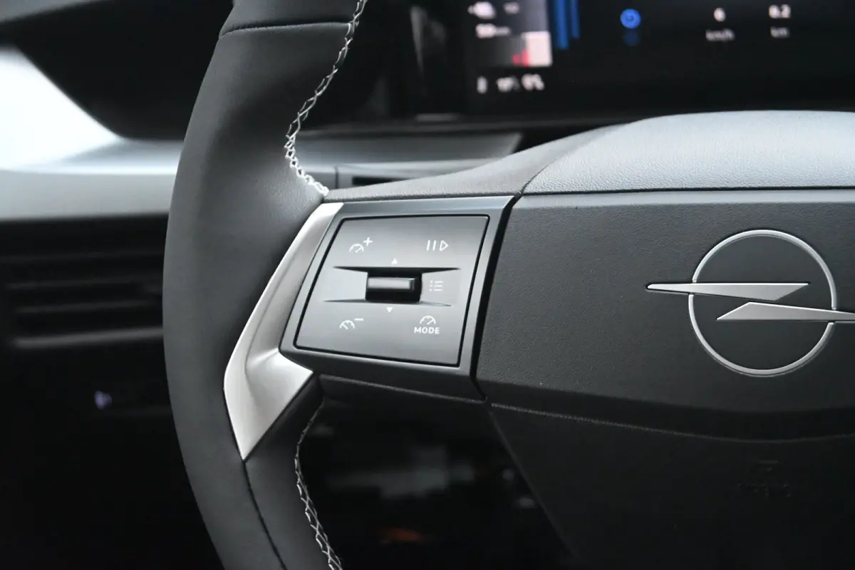 GS - | Achteruitrijcamera | Navigatie | Stoel/Stuurverwarming | Dodehoekwaarschuwing | Cruise Control | !!