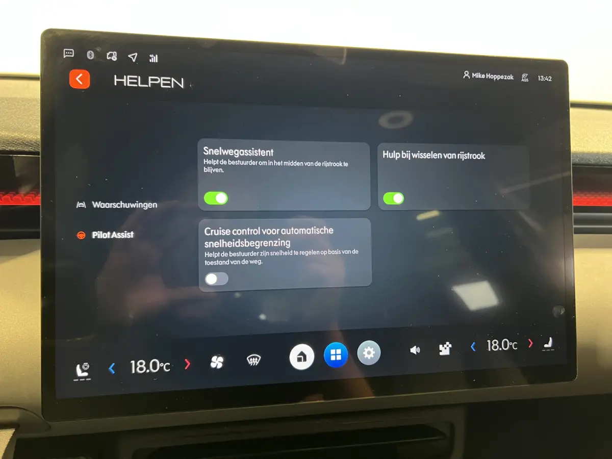 More 66 kWh | SoH 98.7% | Navigatie/Android/Apple Carplay | LMV 20" | Panoramadak | Voorstoelen Verwarmd | Cruise Control Adaptief | Airco |