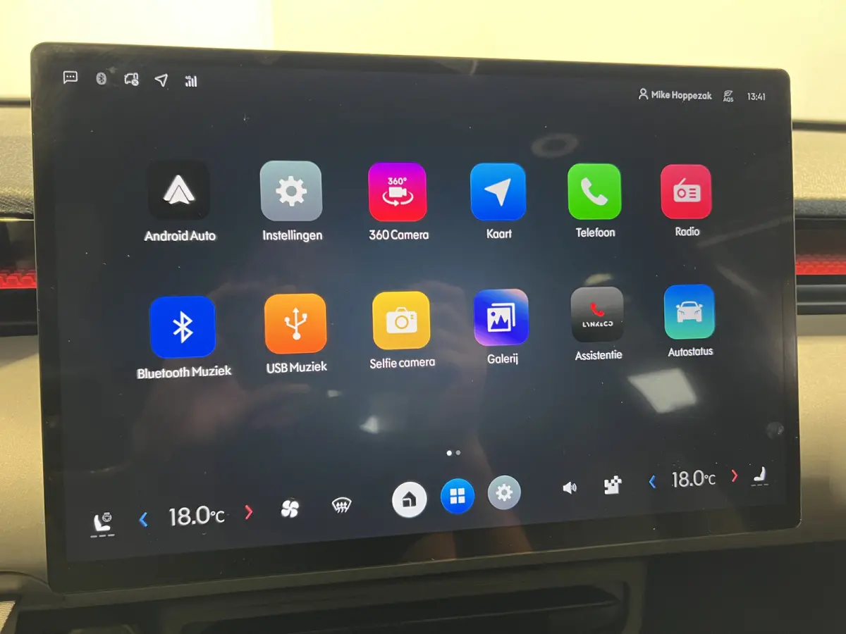 More 66 kWh | SoH 98.7% | Navigatie/Android/Apple Carplay | LMV 20" | Panoramadak | Voorstoelen Verwarmd | Cruise Control Adaptief | Airco |