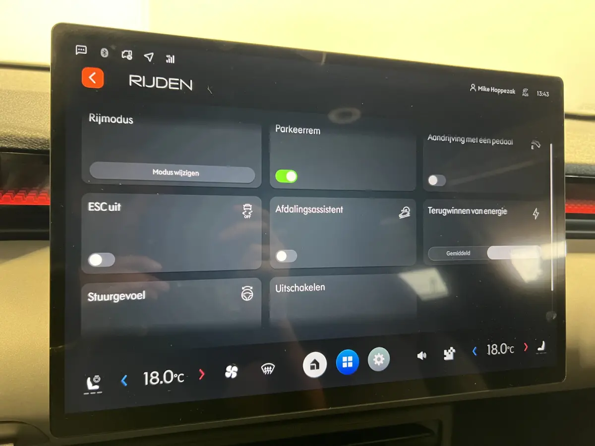 More 66 kWh | SoH 98.7% | Navigatie/Android/Apple Carplay | LMV 20" | Panoramadak | Voorstoelen Verwarmd | Cruise Control Adaptief | Airco |