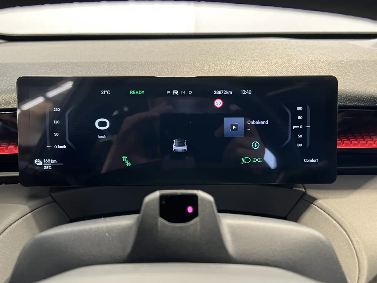 More 66 kWh | SoH 98.7% | Navigatie/Android/Apple Carplay | LMV 20" | Panoramadak | Voorstoelen Verwarmd | Cruise Control Adaptief | Airco |