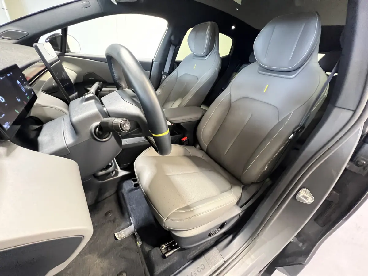 More 66 kWh | SoH 98.7% | Navigatie/Android/Apple Carplay | LMV 20" | Panoramadak | Voorstoelen Verwarmd | Cruise Control Adaptief | Airco |
