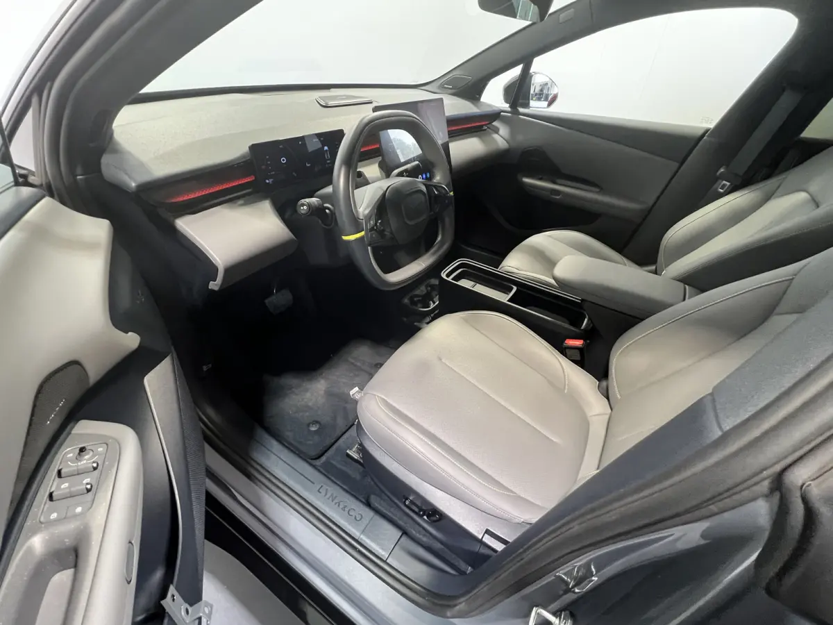 More 66 kWh | SoH 98.7% | Navigatie/Android/Apple Carplay | LMV 20" | Panoramadak | Voorstoelen Verwarmd | Cruise Control Adaptief | Airco |