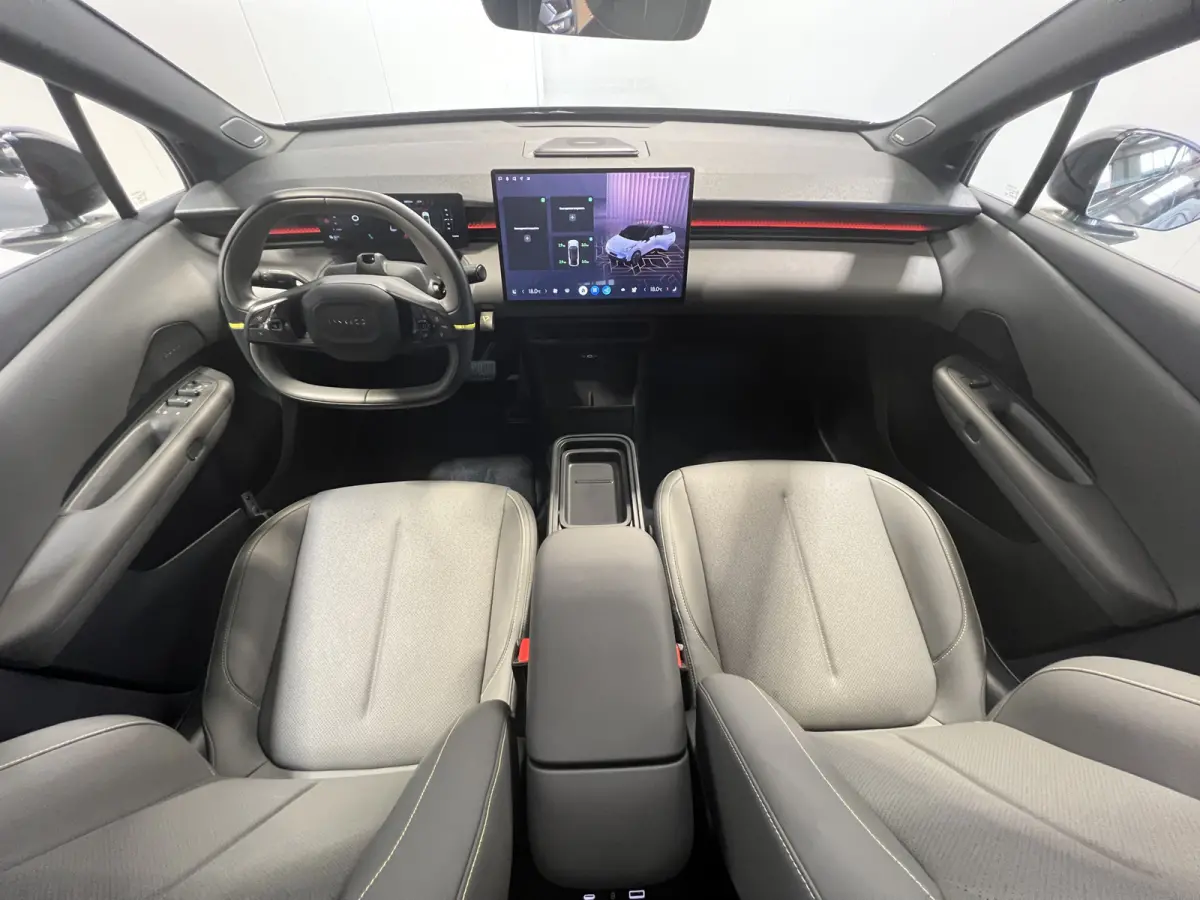 More 66 kWh | SoH 98.7% | Navigatie/Android/Apple Carplay | LMV 20" | Panoramadak | Voorstoelen Verwarmd | Cruise Control Adaptief | Airco |