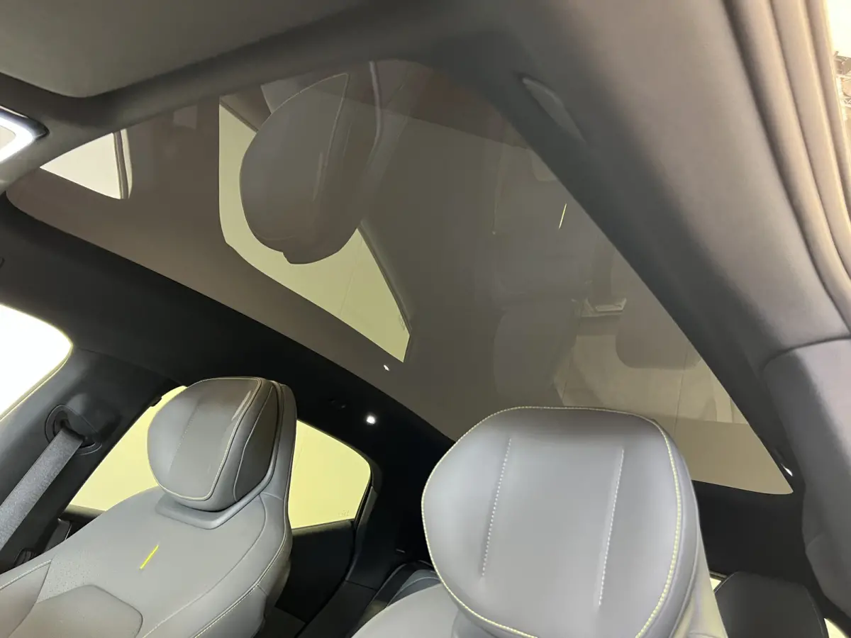 More 66 kWh | SoH 98.7% | Navigatie/Android/Apple Carplay | LMV 20" | Panoramadak | Voorstoelen Verwarmd | Cruise Control Adaptief | Airco |