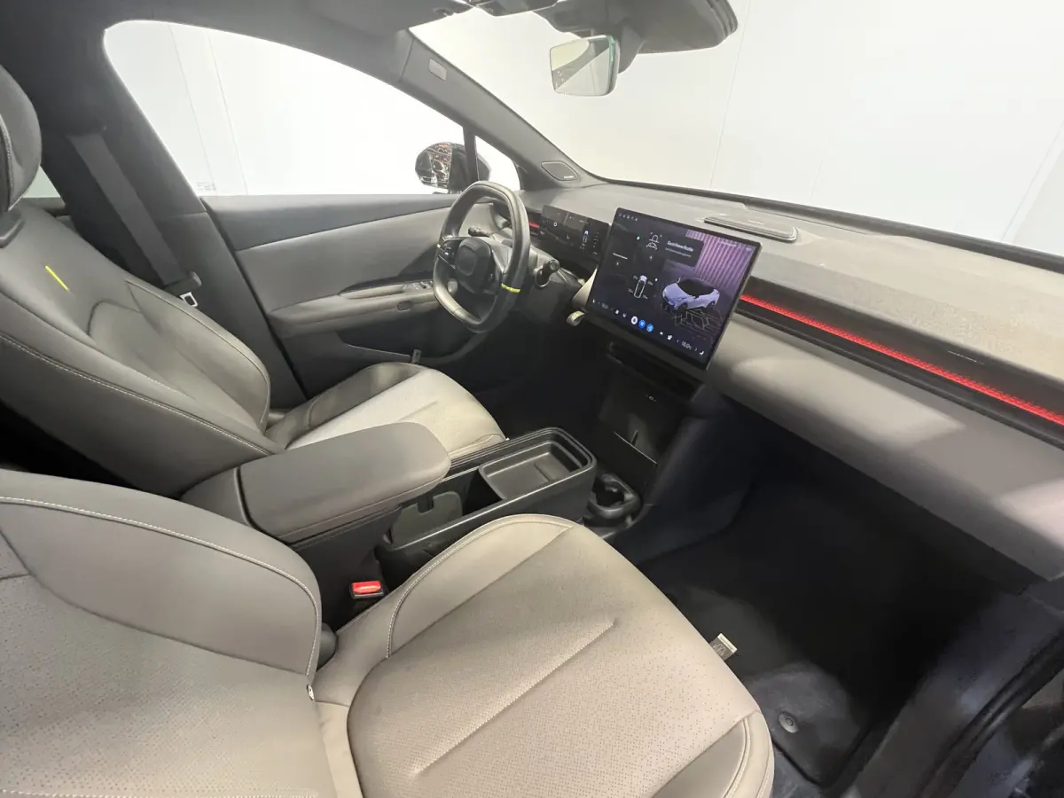 More 66 kWh | SoH 98.7% | Navigatie/Android/Apple Carplay | LMV 20" | Panoramadak | Voorstoelen Verwarmd | Cruise Control Adaptief | Airco |