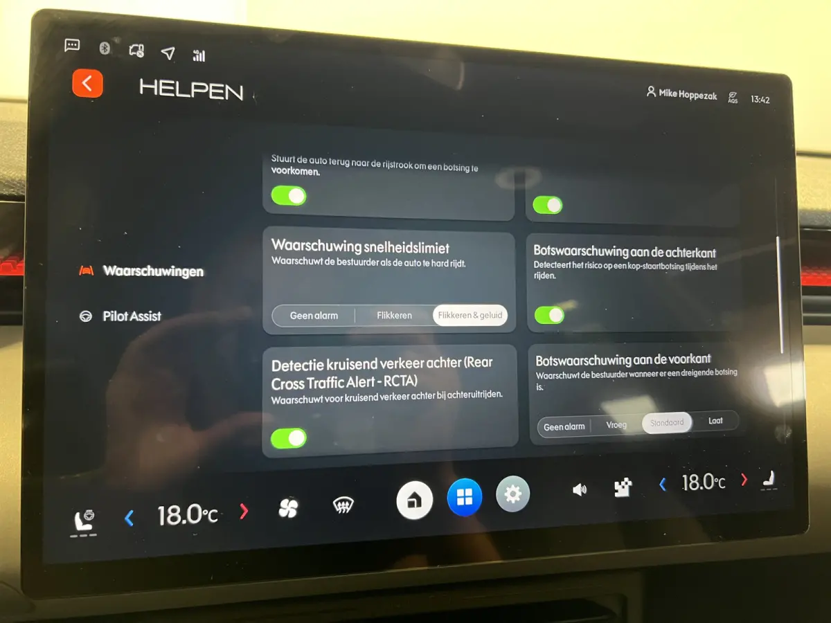More 66 kWh | SoH 98.7% | Navigatie/Android/Apple Carplay | LMV 20" | Panoramadak | Voorstoelen Verwarmd | Cruise Control Adaptief | Airco |