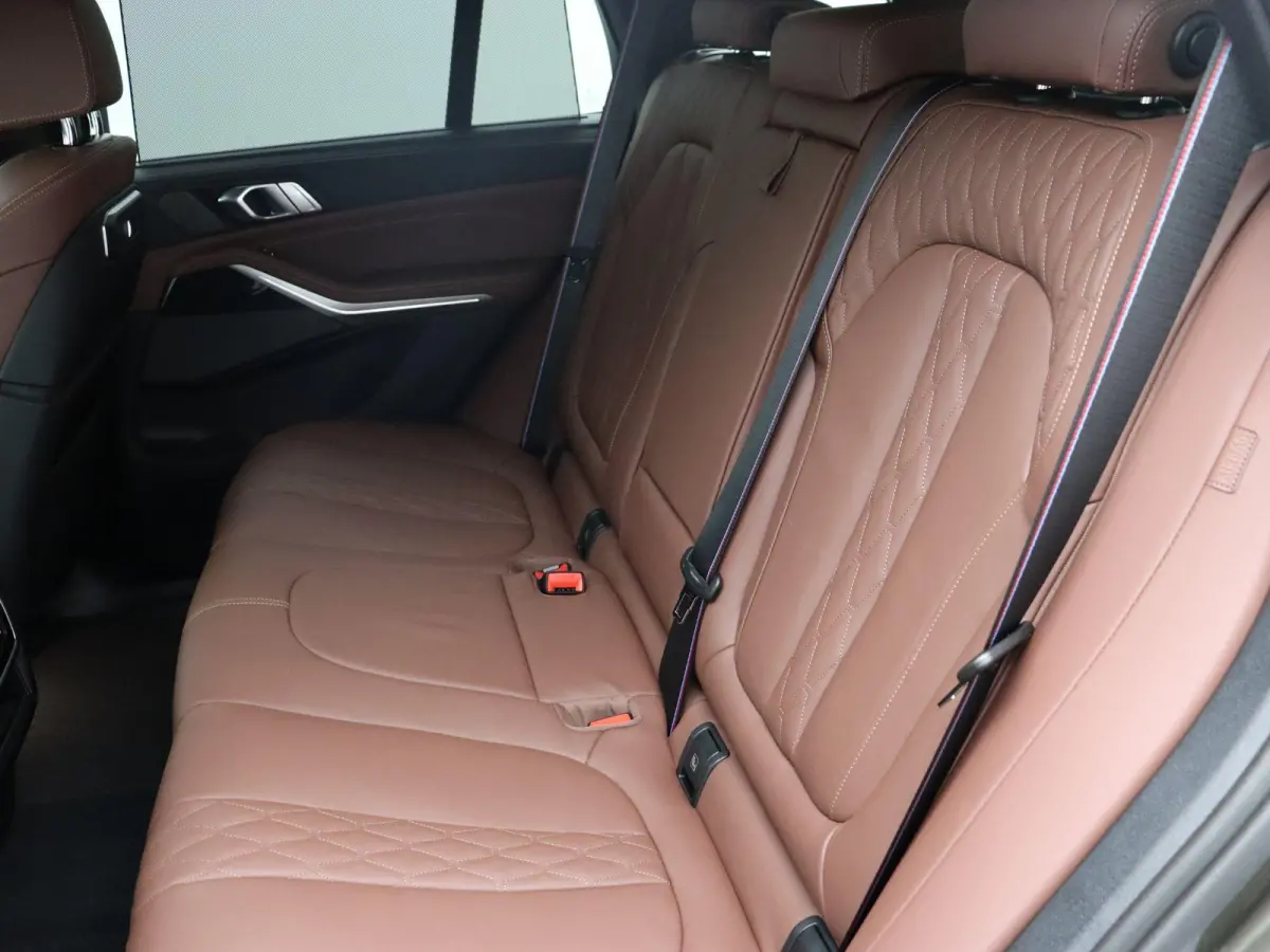 xDrive50e M Sportpakket Pro | Travel Pack | Innovation Pack | Comfort Plus Pack | Exclusive Pack | Soft Close | Trekhaak | Panoramadak | Comfortstoelen | Driving Assistant Professional | Har
