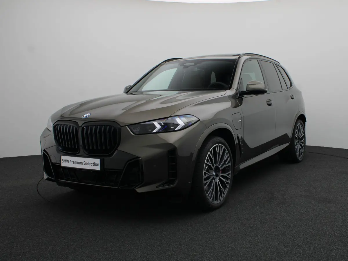 xDrive50e M Sportpakket Pro | Travel Pack | Innovation Pack | Comfort Plus Pack | Exclusive Pack | Soft Close | Trekhaak | Panoramadak | Comfortstoelen | Driving Assistant Professional | Har