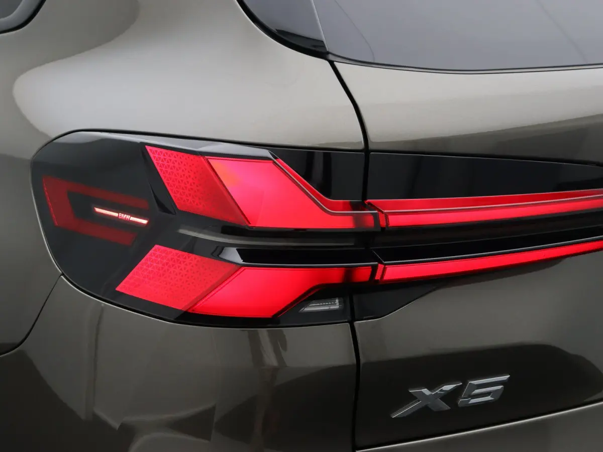 xDrive50e M Sportpakket Pro | Travel Pack | Innovation Pack | Comfort Plus Pack | Exclusive Pack | Soft Close | Trekhaak | Panoramadak | Comfortstoelen | Driving Assistant Professional | Har