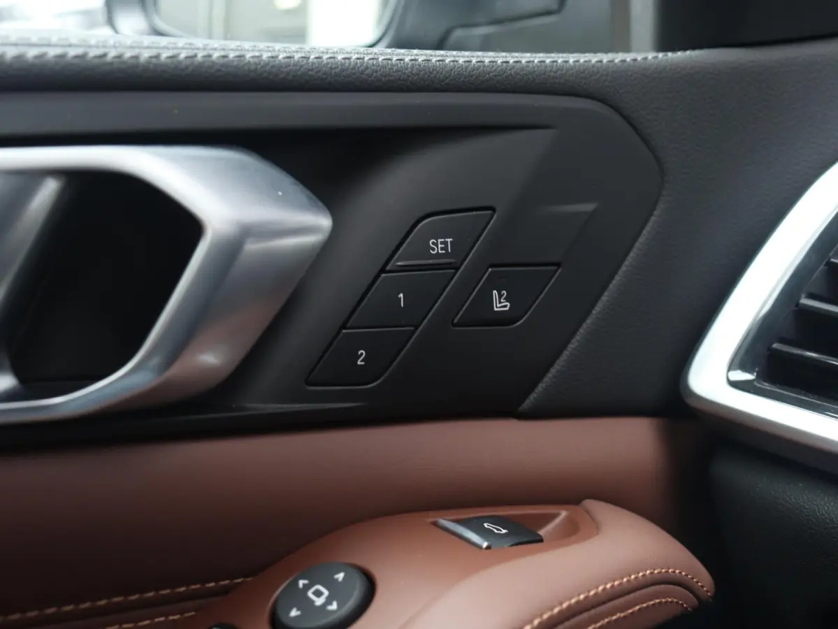 xDrive45e | High Executive | M Sportpakket | Panodak | Trekhaak | Driving Assistant Prof. | Comfortstoelen | Parking Assistant Plus | Comfort Access | SOH 87% | 22'' LMV