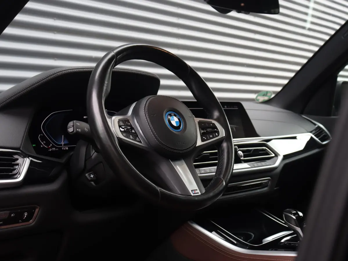 xDrive45e | High Executive | M Sportpakket | Panodak | Trekhaak | Driving Assistant Prof. | Comfortstoelen | Parking Assistant Plus | Comfort Access | SOH 87% | 22'' LMV
