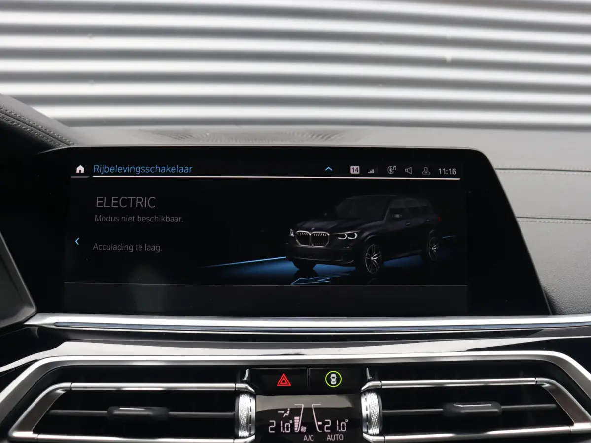 xDrive45e | High Executive | M Sportpakket | Panodak | Trekhaak | Driving Assistant Prof. | Comfortstoelen | Parking Assistant Plus | Comfort Access | SOH 87% | 22'' LMV