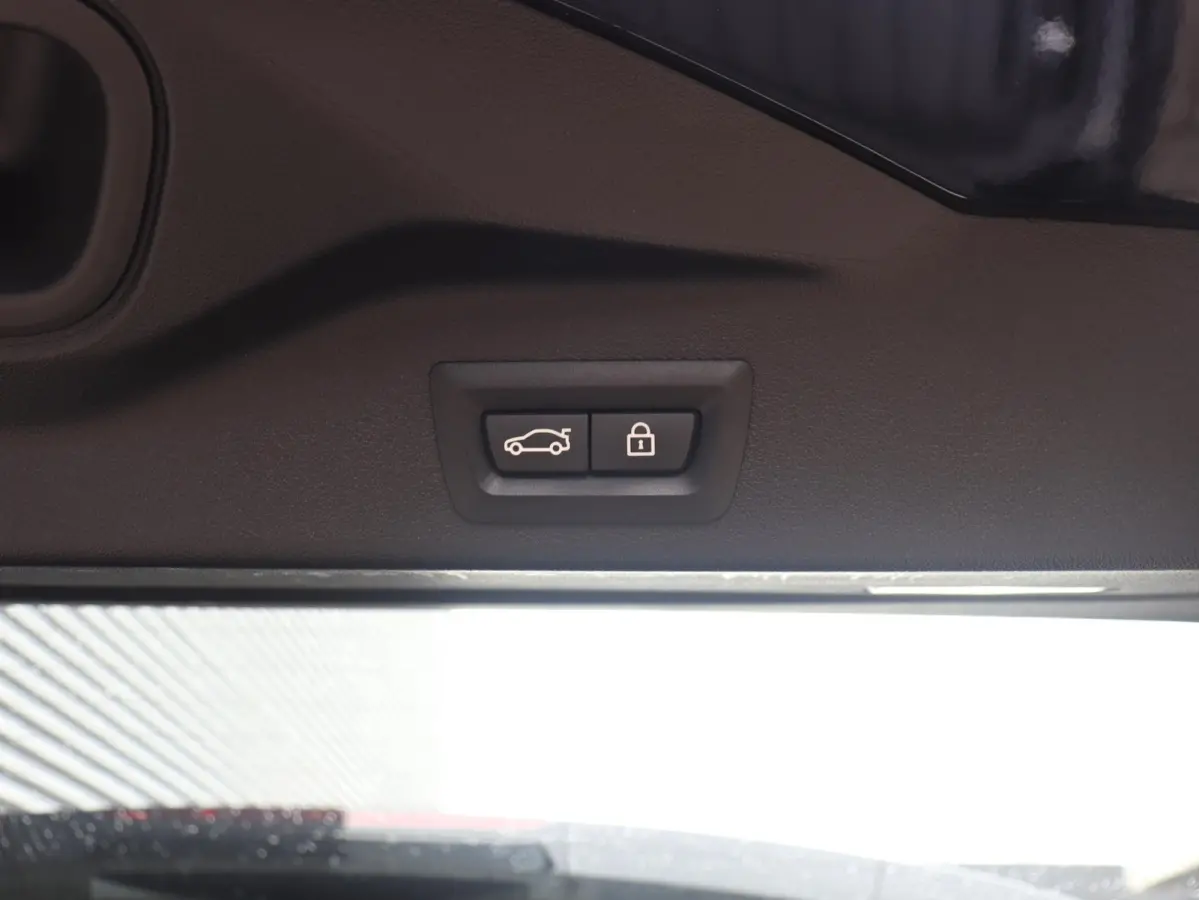 xDrive45e | High Executive | M Sportpakket | Panodak | Trekhaak | Driving Assistant Prof. | Comfortstoelen | Parking Assistant Plus | Comfort Access | SOH 87% | 22'' LMV