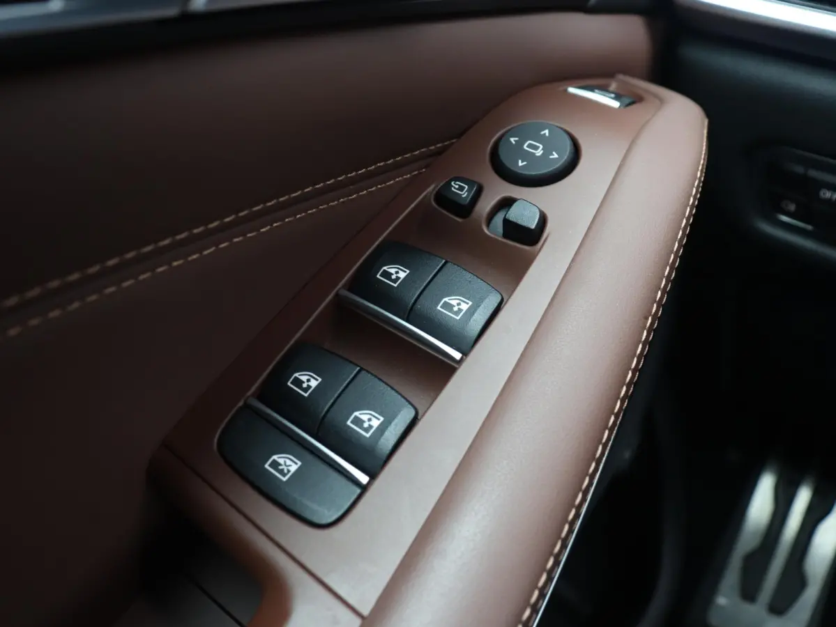 xDrive45e | High Executive | M Sportpakket | Panodak | Trekhaak | Driving Assistant Prof. | Comfortstoelen | Parking Assistant Plus | Comfort Access | SOH 87% | 22'' LMV