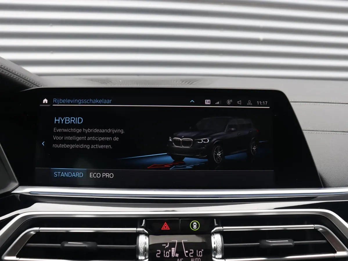 xDrive45e | High Executive | M Sportpakket | Panodak | Trekhaak | Driving Assistant Prof. | Comfortstoelen | Parking Assistant Plus | Comfort Access | SOH 87% | 22'' LMV