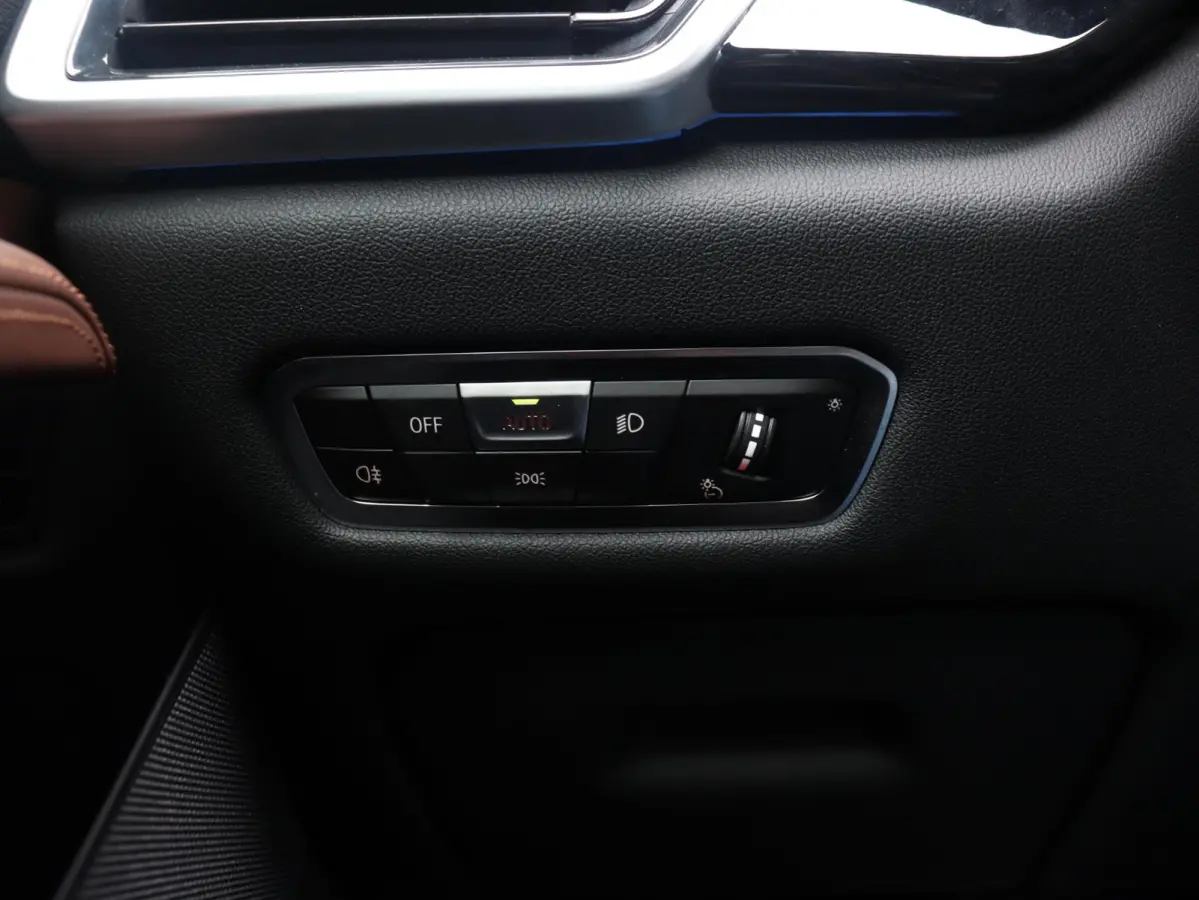 xDrive45e | High Executive | M Sportpakket | Panodak | Trekhaak | Driving Assistant Prof. | Comfortstoelen | Parking Assistant Plus | Comfort Access | SOH 87% | 22'' LMV