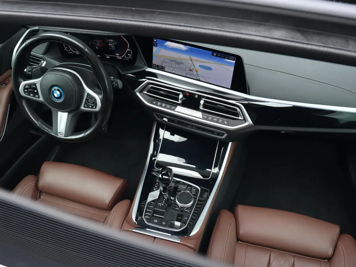 xDrive45e | High Executive | M Sportpakket | Panodak | Trekhaak | Driving Assistant Prof. | Comfortstoelen | Parking Assistant Plus | Comfort Access | SOH 87% | 22'' LMV