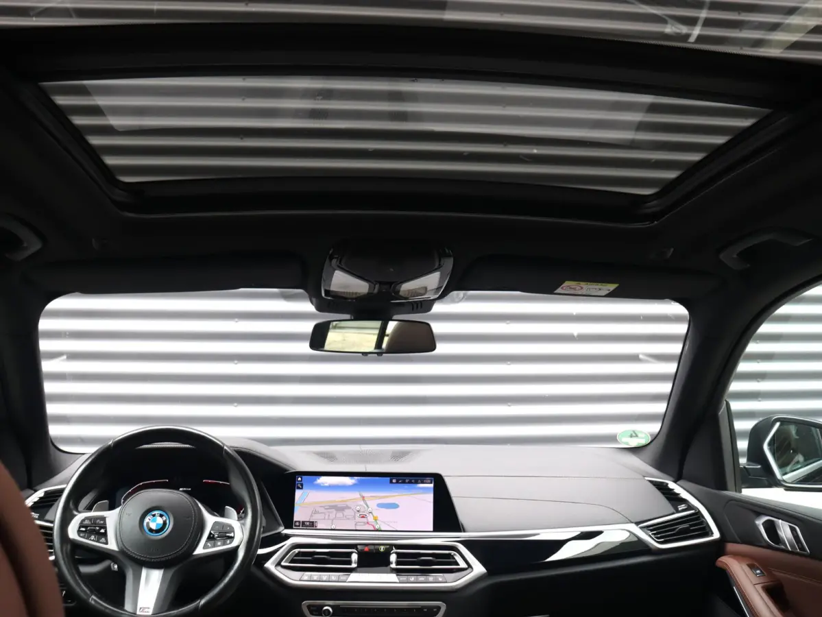 xDrive45e | High Executive | M Sportpakket | Panodak | Trekhaak | Driving Assistant Prof. | Comfortstoelen | Parking Assistant Plus | Comfort Access | SOH 87% | 22'' LMV