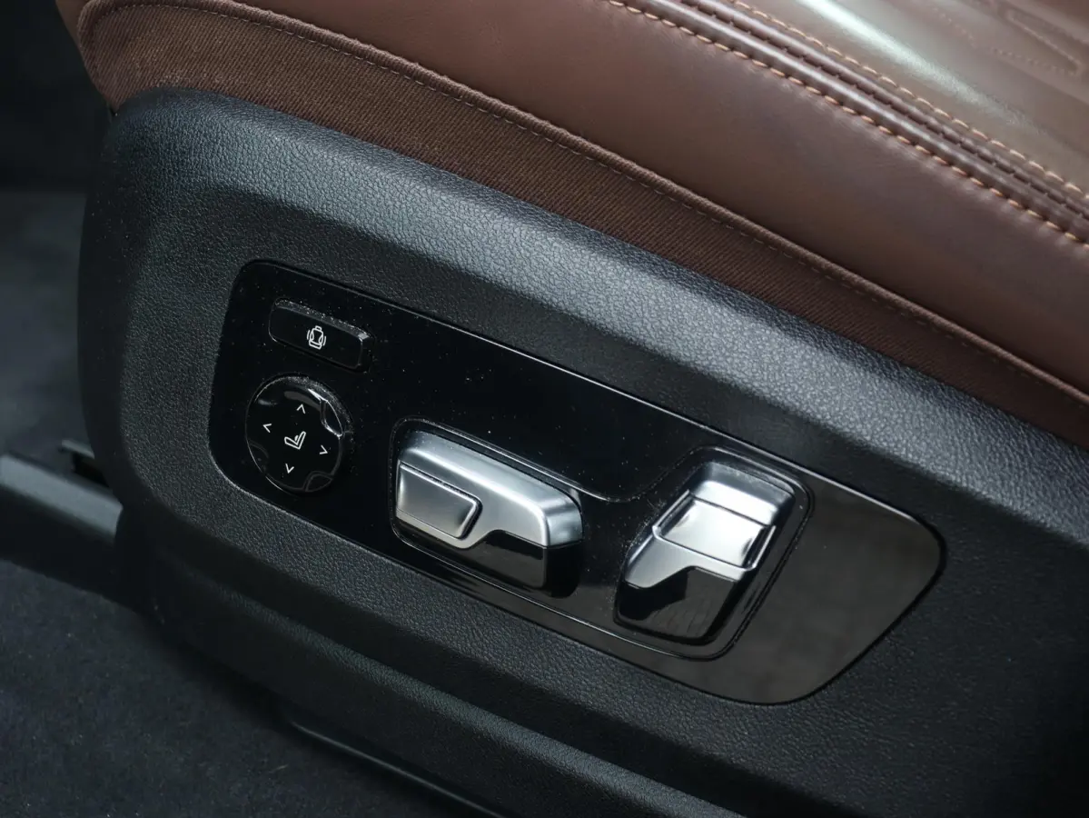 xDrive45e | High Executive | M Sportpakket | Panodak | Trekhaak | Driving Assistant Prof. | Comfortstoelen | Parking Assistant Plus | Comfort Access | SOH 87% | 22'' LMV