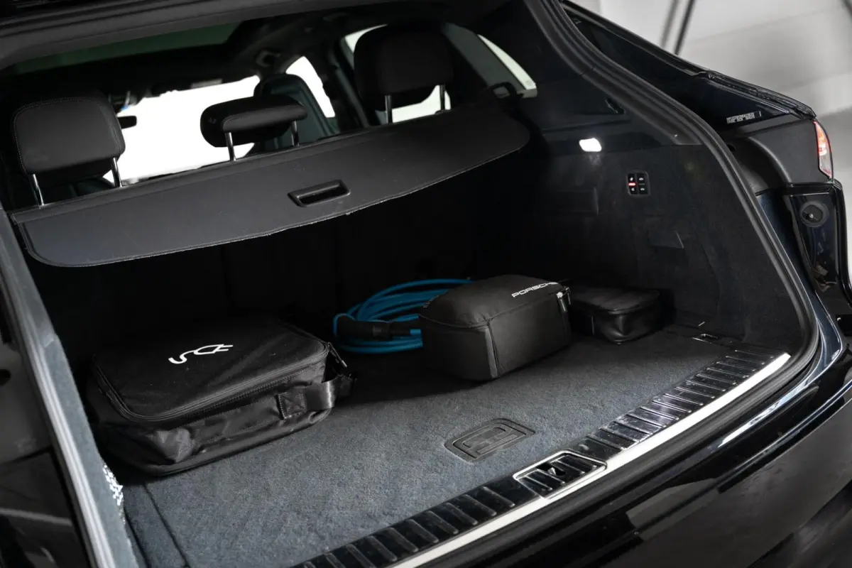 3.0 E-Hybrid / Platinum / Spordesign / PASM / Luchtvering / Sportstoelen+ / Trekhaak / Dlr. ond. / Orig. NL