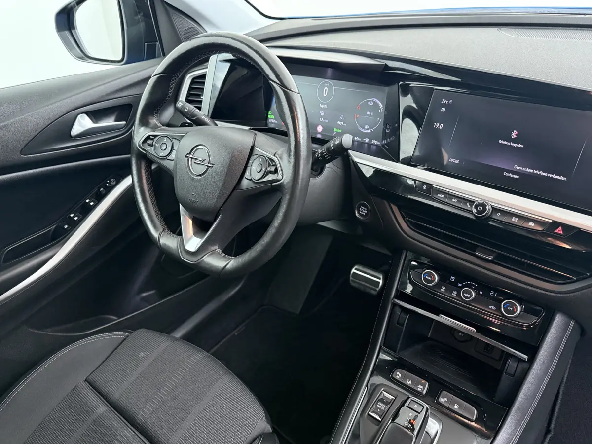 1.6 Turbo Plug-In Hybrid Level 4 / Navigatie / Camera / Parkeersensoren / Carplay / Dodehoek / LED / 18'' LMV