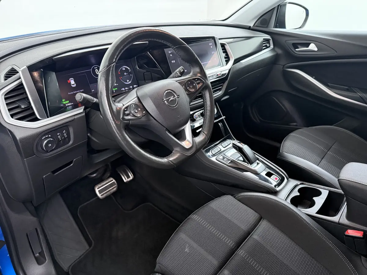 1.6 Turbo Plug-In Hybrid Level 4 / Navigatie / Camera / Parkeersensoren / Carplay / Dodehoek / LED / 18'' LMV