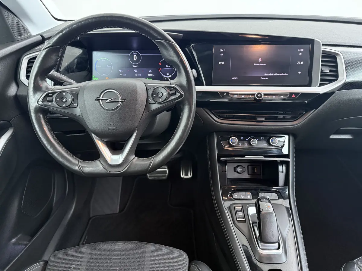 1.6 Turbo Plug-In Hybrid Level 4 / Navigatie / Camera / Parkeersensoren / Carplay / Dodehoek / LED / 18'' LMV