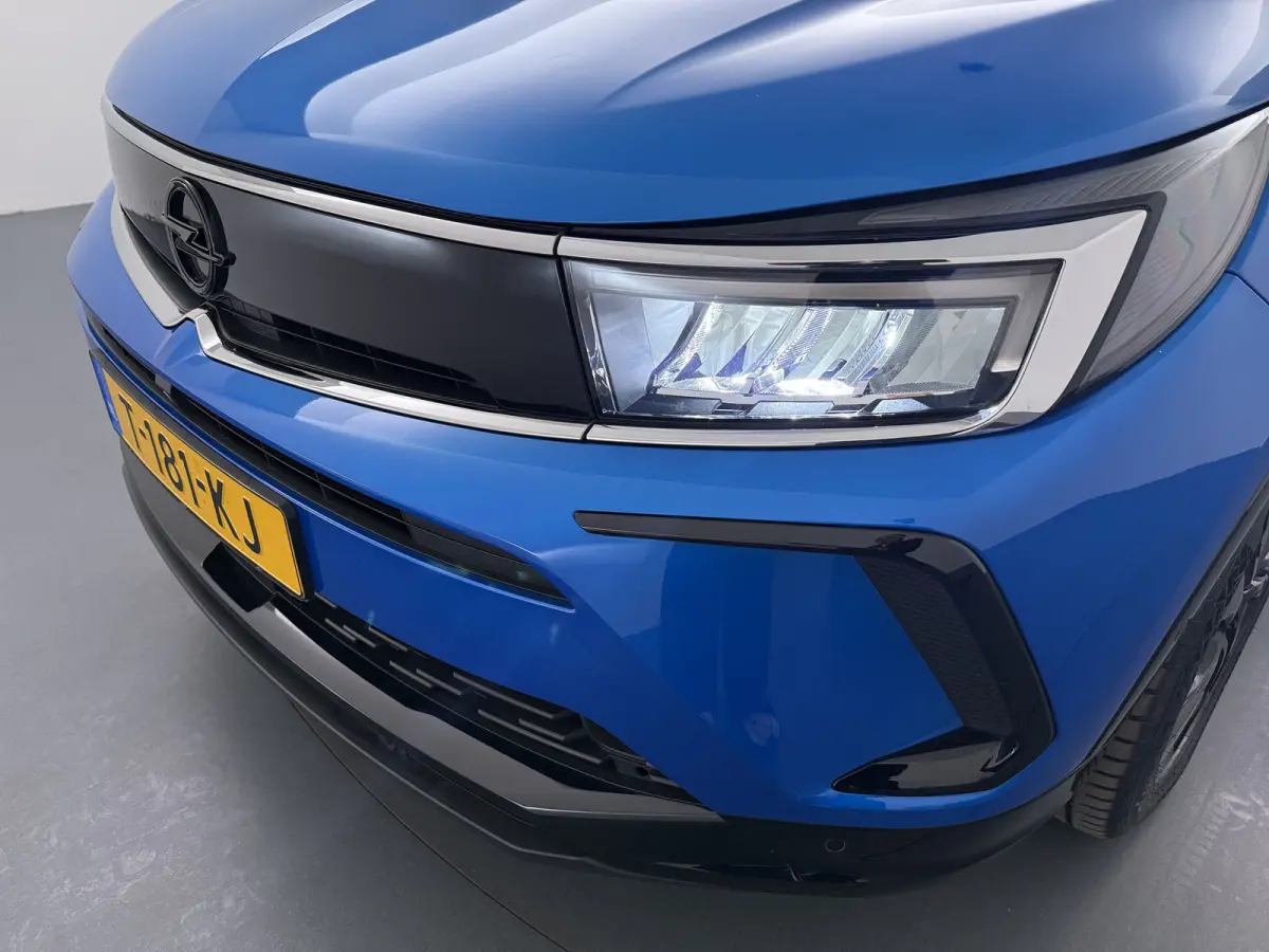 1.6 Turbo Plug-In Hybrid Level 4 / Navigatie / Camera / Parkeersensoren / Carplay / Dodehoek / LED / 18'' LMV