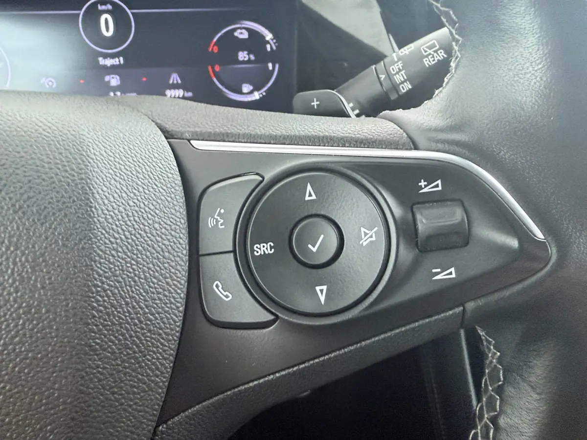 1.6 Turbo Plug-In Hybrid Level 4 / Navigatie / Camera / Parkeersensoren / Carplay / Dodehoek / LED / 18'' LMV