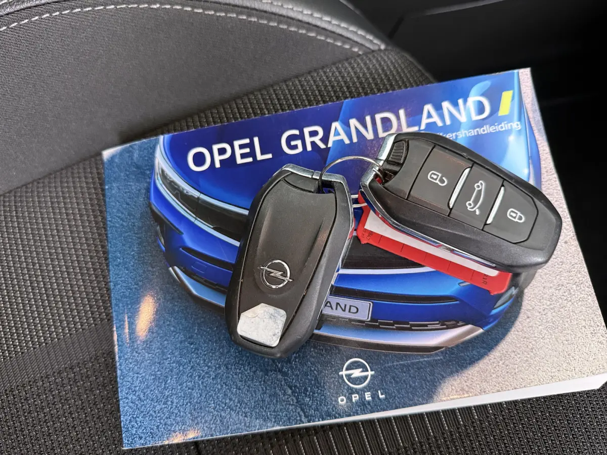 1.6 Turbo Plug-In Hybrid Level 4 / Navigatie / Camera / Parkeersensoren / Carplay / Dodehoek / LED / 18'' LMV