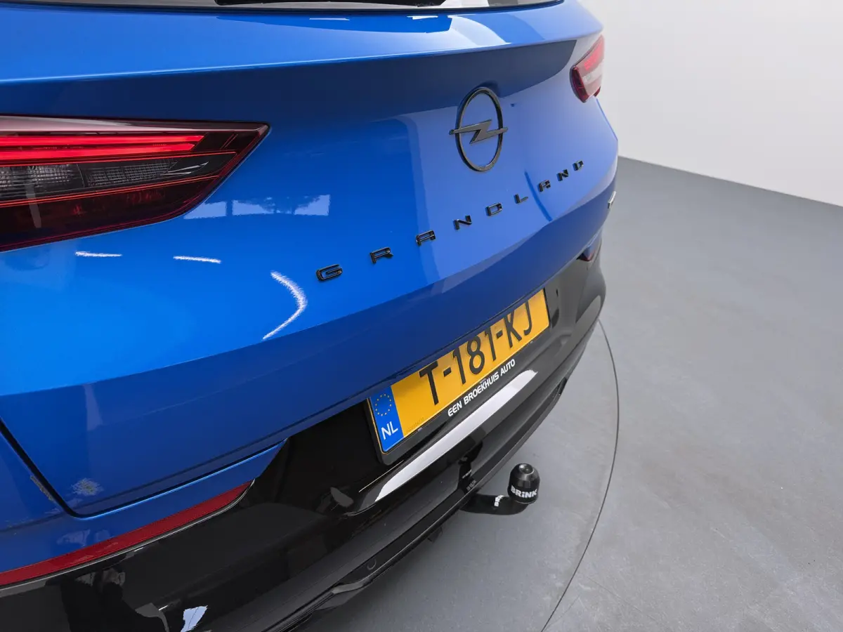 1.6 Turbo Plug-In Hybrid Level 4 / Navigatie / Camera / Parkeersensoren / Carplay / Dodehoek / LED / 18'' LMV