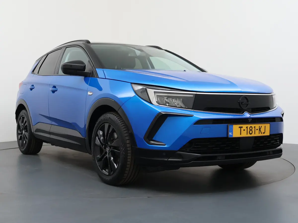 1.6 Turbo Plug-In Hybrid Level 4 / Navigatie / Camera / Parkeersensoren / Carplay / Dodehoek / LED / 18'' LMV