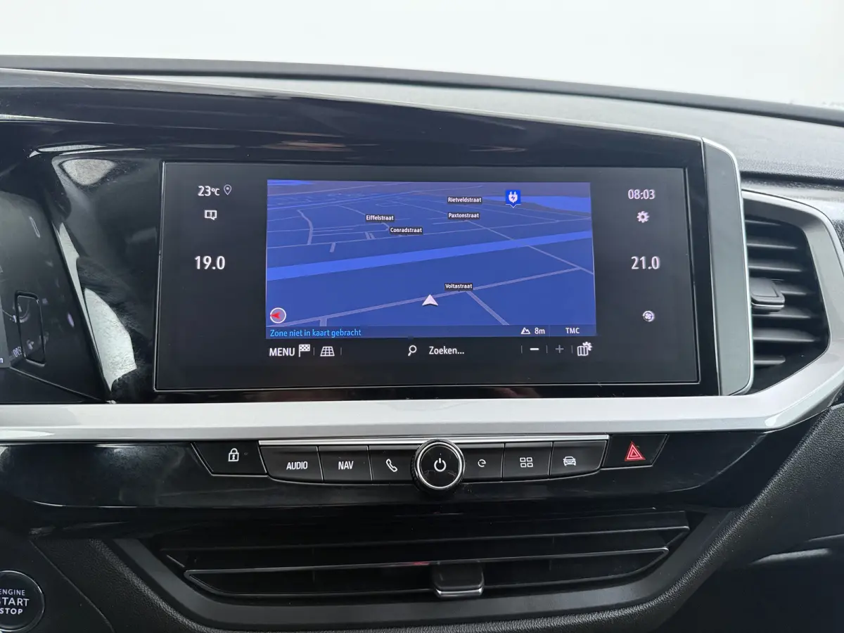 1.6 Turbo Plug-In Hybrid Level 4 / Navigatie / Camera / Parkeersensoren / Carplay / Dodehoek / LED / 18'' LMV
