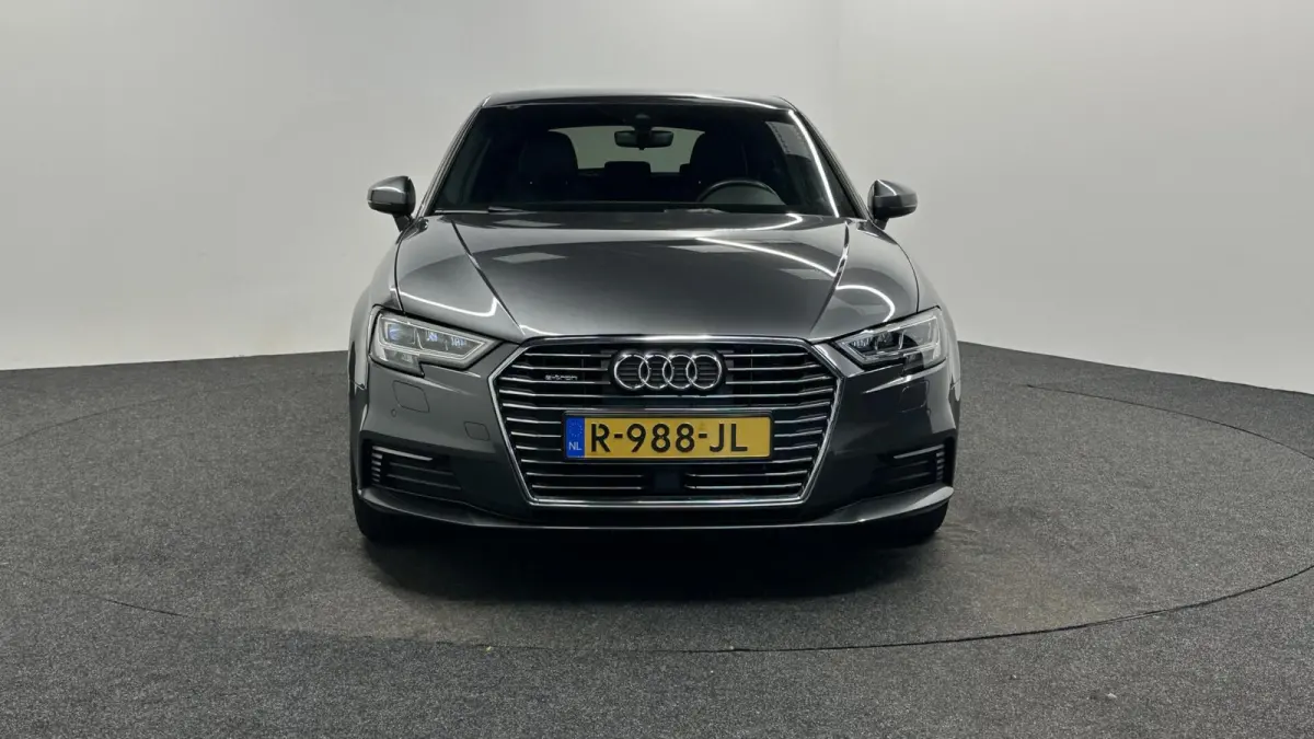 40 e-tron Advance Sport NAVI VIRTUAL TREKHAAK.