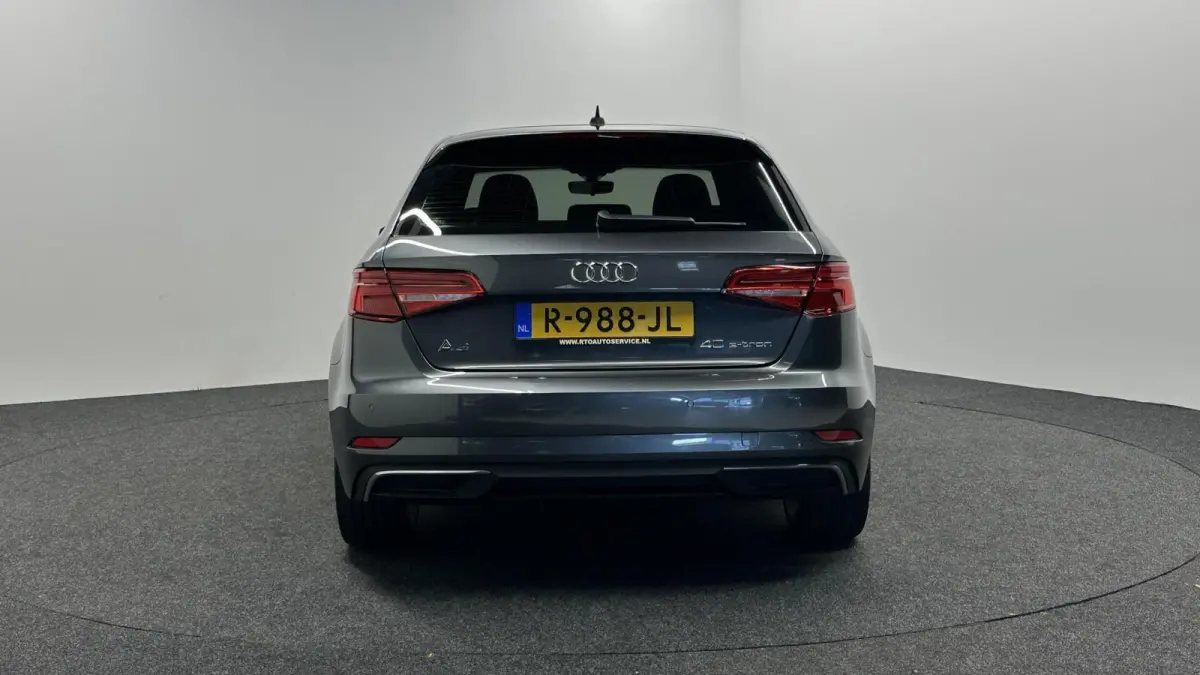 40 e-tron Advance Sport NAVI VIRTUAL TREKHAAK.