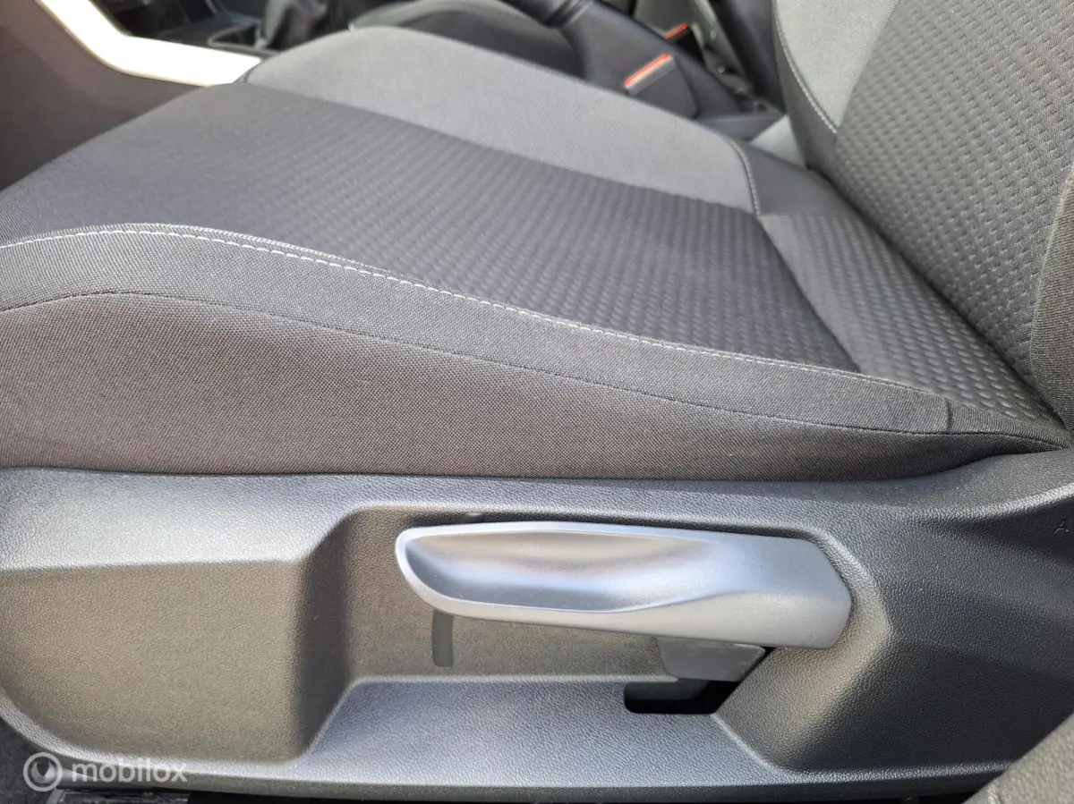 1.0 TSI Life Adap. Cruise-Control, Full-Map Navi, Apple-Carplay, Airco, LM-Velgen.